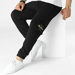 Offres 👍 Pantalon Jogging Two Tone Monogram 0588 Noir de Calvin Klein 😉 -France Calvin Klein Soldes 2024 calvin klein 315737 J30J320588 BEH 20220422T135951 03
