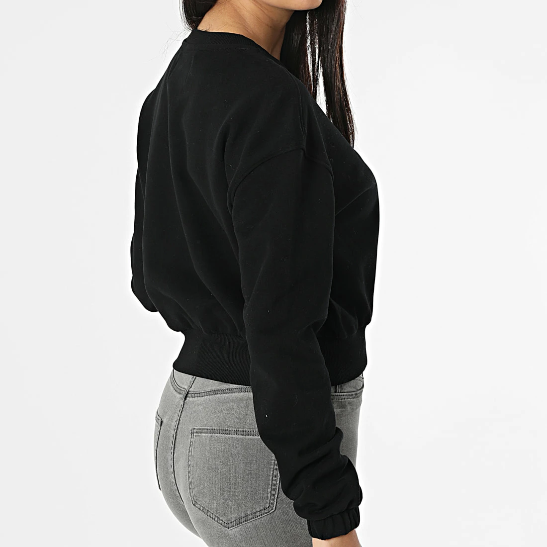 Remise 💯 Sweat Crewneck Femme Crop 8165 Noir de Calvin Klein 🧨 4 Remise 💯 Sweat Crewneck Femme Crop 8165 Noir de Calvin Klein 🧨 – Image 4