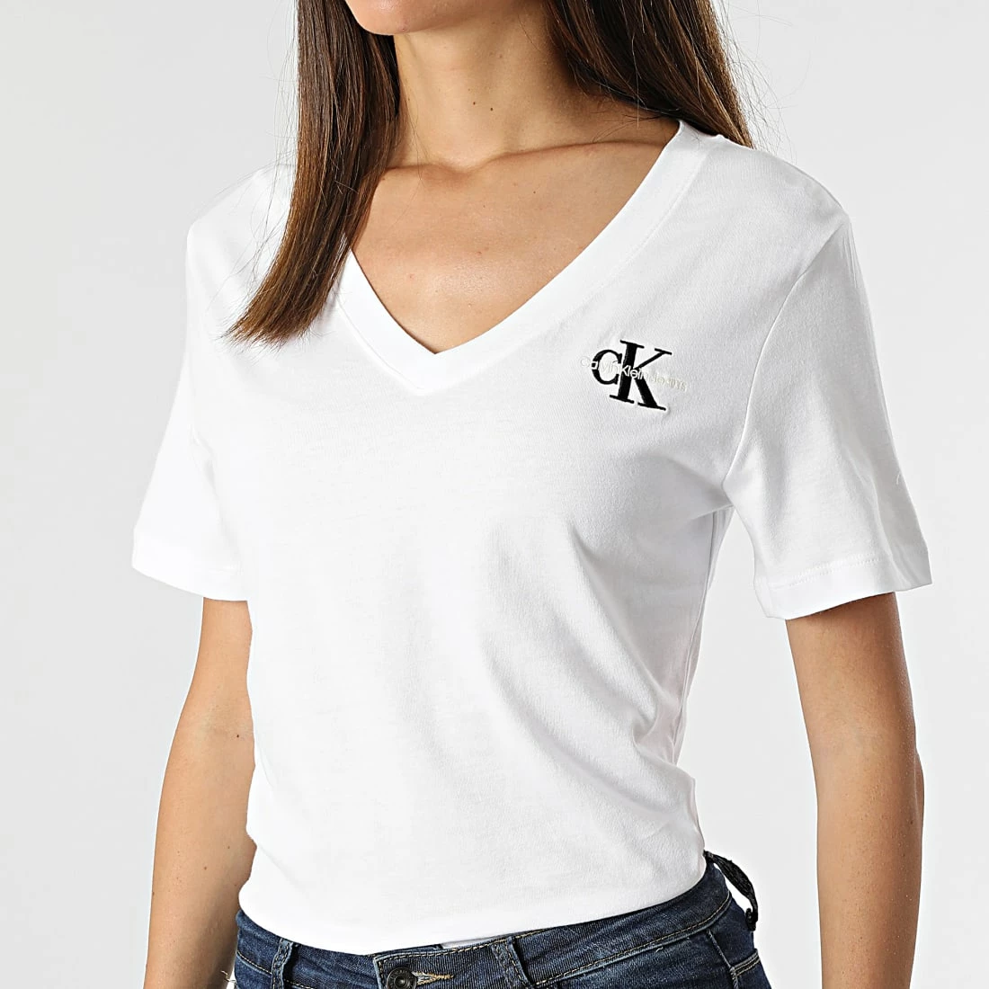Sortie ❤️ Tee 👚 Shirt Col V Femme 9138 Blanc de Calvin Klein 🎉 3 Sortie ❤️ Tee 👚 Shirt Col V Femme 9138 Blanc de Calvin Klein 🎉 – Image 3