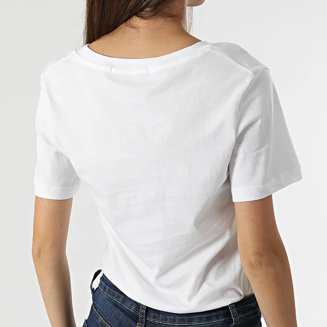 Sortie ❤️ Tee 👚 Shirt Col V Femme 9138 Blanc de Calvin Klein 🎉 4 Sortie ❤️ Tee 👚 Shirt Col V Femme 9138 Blanc de Calvin Klein 🎉 – Image 4