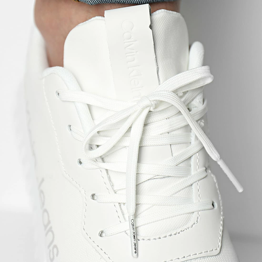 Remise 🎉 Baskets Sporty Eva Runner 0338 Bright White de Calvin Klein 🥰 3 Remise 🎉 Baskets Sporty Eva Runner 0338 Bright White de Calvin Klein 🥰 – Image 3