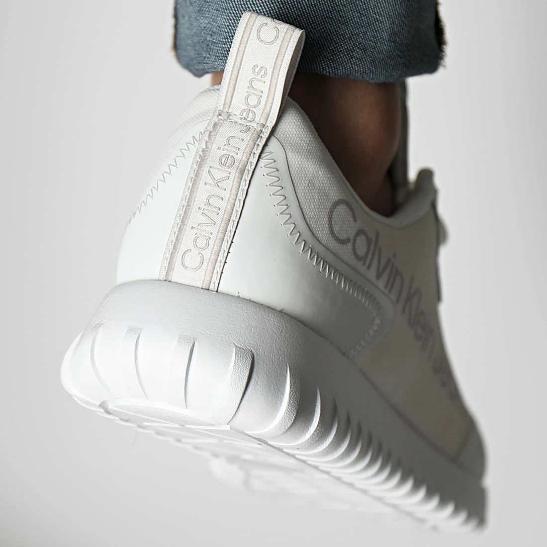 Remise 🎉 Baskets Sporty Eva Runner 0338 Bright White de Calvin Klein 🥰 4 Remise 🎉 Baskets Sporty Eva Runner 0338 Bright White de Calvin Klein 🥰 – Image 4