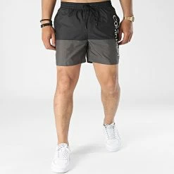 Les meilleures critiques de 💯 Short De Bain Medium Drawstring 0729 Noir Gris Anthracite de Calvin Klein 🎁 -France Calvin Klein Soldes 2024 calvin klein 318363 KM0KM00729 BEH 20220509T162346 03