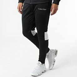 Sortie 🤩 Ensemble De Survetement GMS2J406 Noir de Calvin Klein 🌟 -France Calvin Klein Soldes 2024 calvin klein 319318 GMS2J406 BAE 20220518T153300 04