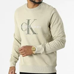 Tout neuf 🌟 Sweat Crewneck Seasonal Monogram 0903 Beige de Calvin Klein 🧨 -France Calvin Klein Soldes 2024 calvin klein 319380 J30J320903 RB8 20220518T145402 03