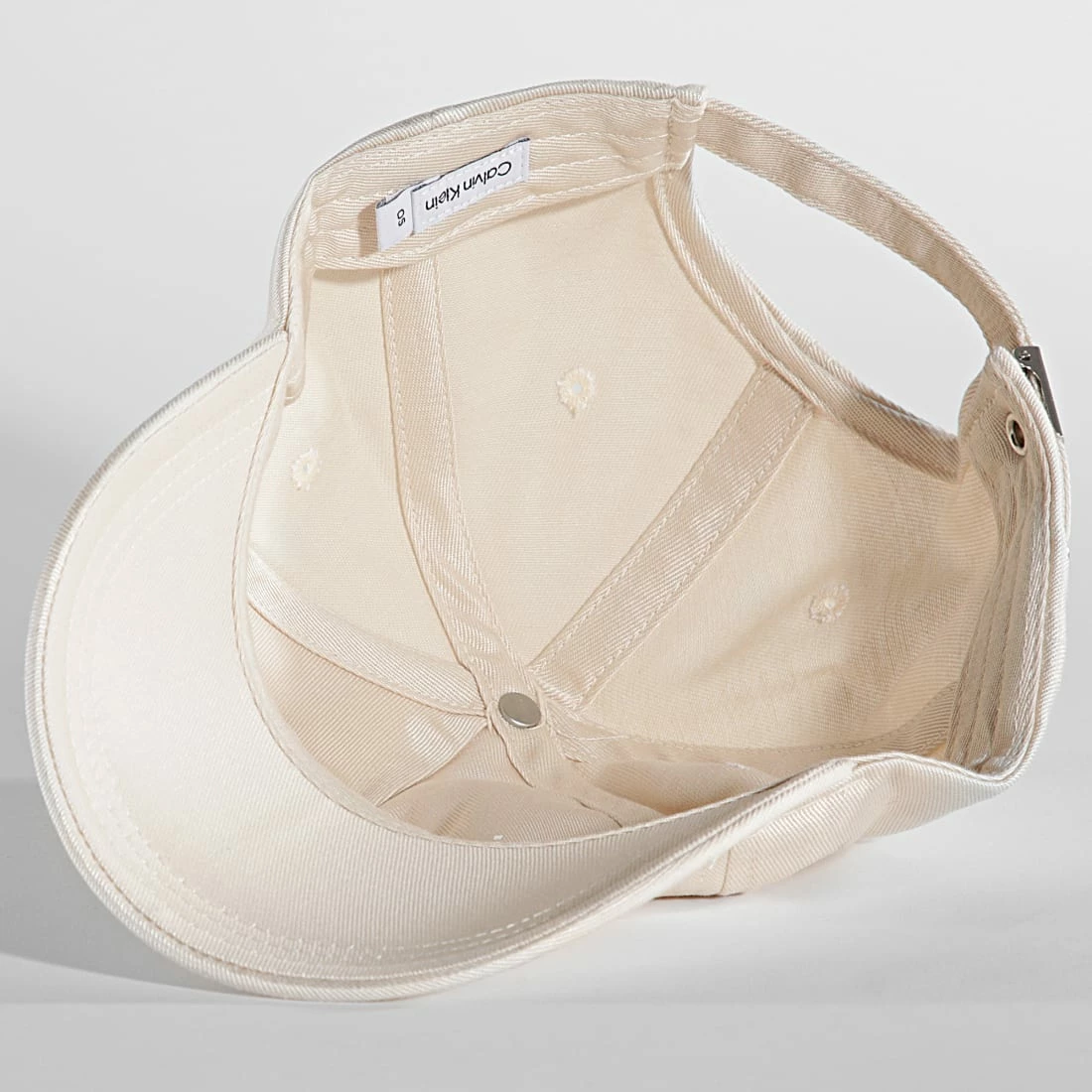 Promo ✔️ Casquette Femme Re-Lock Inlay 9712 Beige de Calvin Klein 🥰 4 Promo ✔️ Casquette Femme Re-Lock Inlay 9712 Beige de Calvin Klein 🥰 – Image 4