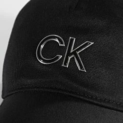 Grosses soldes ✔️ Casquette Femme Re-Lock Inlay 9712 Noir de Calvin Klein 😉 -France Calvin Klein Soldes 2024 calvin klein 319738 K60K609712 BAX 20220518T155556 02