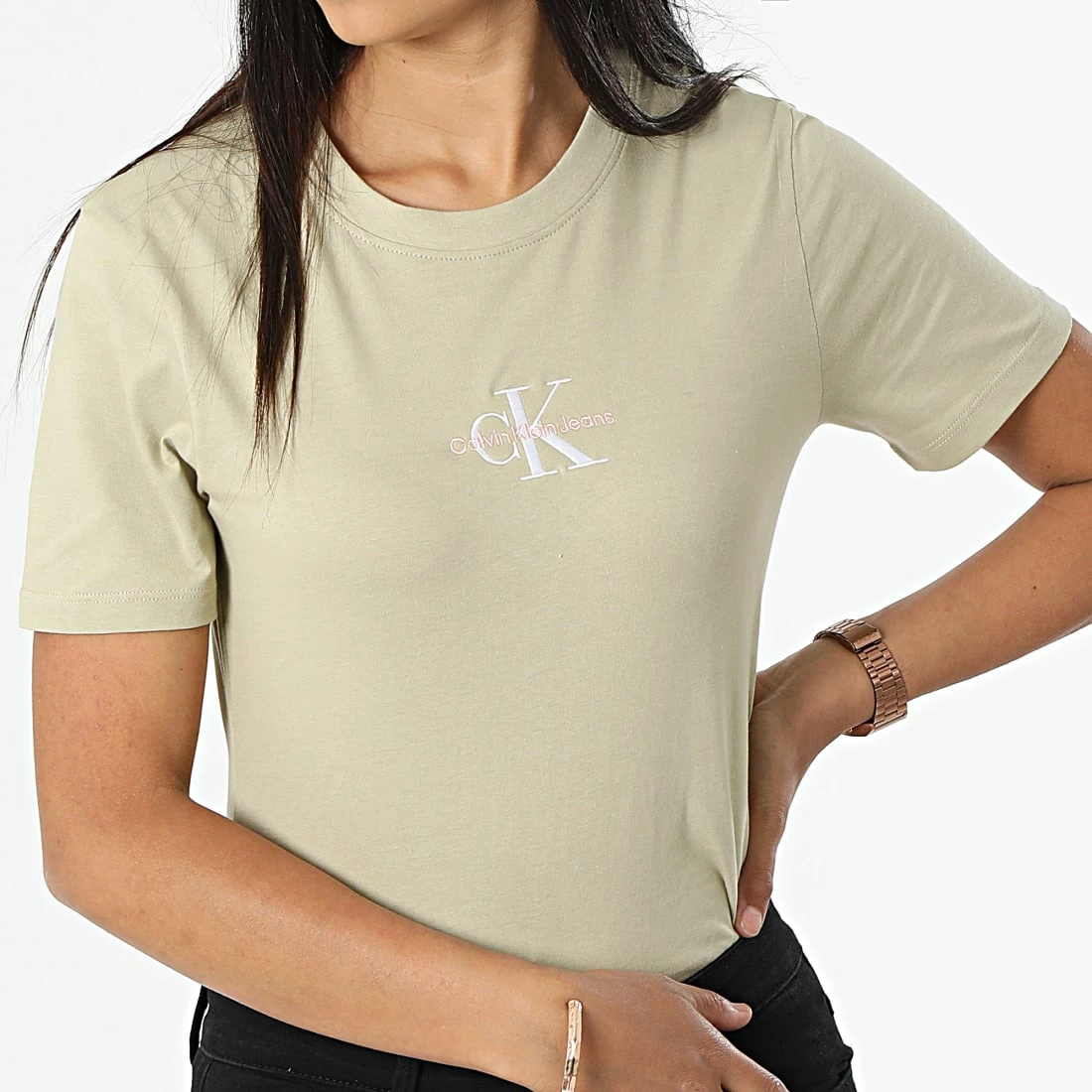 Meilleure affaire ⭐ Tee 👕 Shirt Femme 9135 Vert Kaki de Calvin Klein 🔥 1 Meilleure affaire ⭐ Tee 👕 Shirt Femme 9135 Vert Kaki de Calvin Klein 🔥