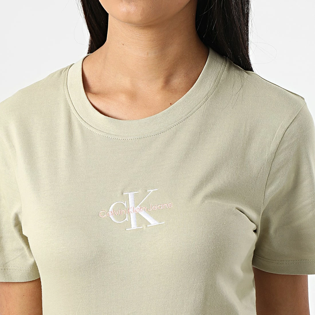 Meilleure affaire ⭐ Tee 👕 Shirt Femme 9135 Vert Kaki de Calvin Klein 🔥 2 Meilleure affaire ⭐ Tee 👕 Shirt Femme 9135 Vert Kaki de Calvin Klein 🔥 – Image 2
