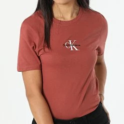 Meilleur prix 🛒 Tee 👚 Shirt Femme 9135 Rouge Brique de Calvin Klein ✨