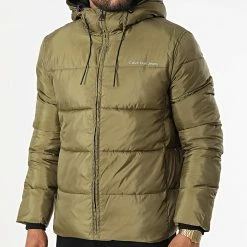 Meilleur prix 👍 Doudoune Capuche Logo Tape Hooded 0922 Vert Kaki de Calvin Klein 🤩 6 Meilleur prix 👍 Doudoune Capuche Logo Tape Hooded 0922 Vert Kaki de Calvin Klein 🤩 -France Calvin Klein Soldes 2024 calvin klein 321596 J30J320922 LB6 20220613T162334 03