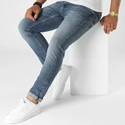 Meilleure affaire 👍 Jean Slim Taper 1121 Bleu Denim de Calvin Klein 🎉 -France Calvin Klein Soldes 2024 calvin klein 321858 J30J321121 1BJ 20220610T152757 03