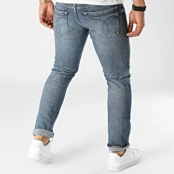 Meilleure affaire 👍 Jean Slim Taper 1121 Bleu Denim de Calvin Klein 🎉 -France Calvin Klein Soldes 2024 calvin klein 321858 J30J321121 1BJ 20220610T152758 04