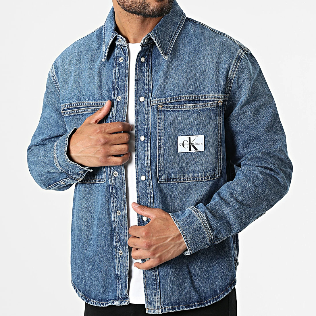 Budget 🤩 Veste Jean Linear Denim 1539 Bleu Denim de Calvin Klein 👏 1 Budget 🤩 Veste Jean Linear Denim 1539 Bleu Denim de Calvin Klein 👏