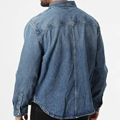 Budget 🤩 Veste Jean Linear Denim 1539 Bleu Denim de Calvin Klein 👏 7 Budget 🤩 Veste Jean Linear Denim 1539 Bleu Denim de Calvin Klein 👏 -France Calvin Klein Soldes 2024 calvin klein 321870 J30J321539 1A4 20220617T154643 04