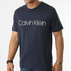 Tout neuf 🔥 Tee 👕 Shirt Front Logo 4063 Bleu Marine de Calvin Klein ⌛