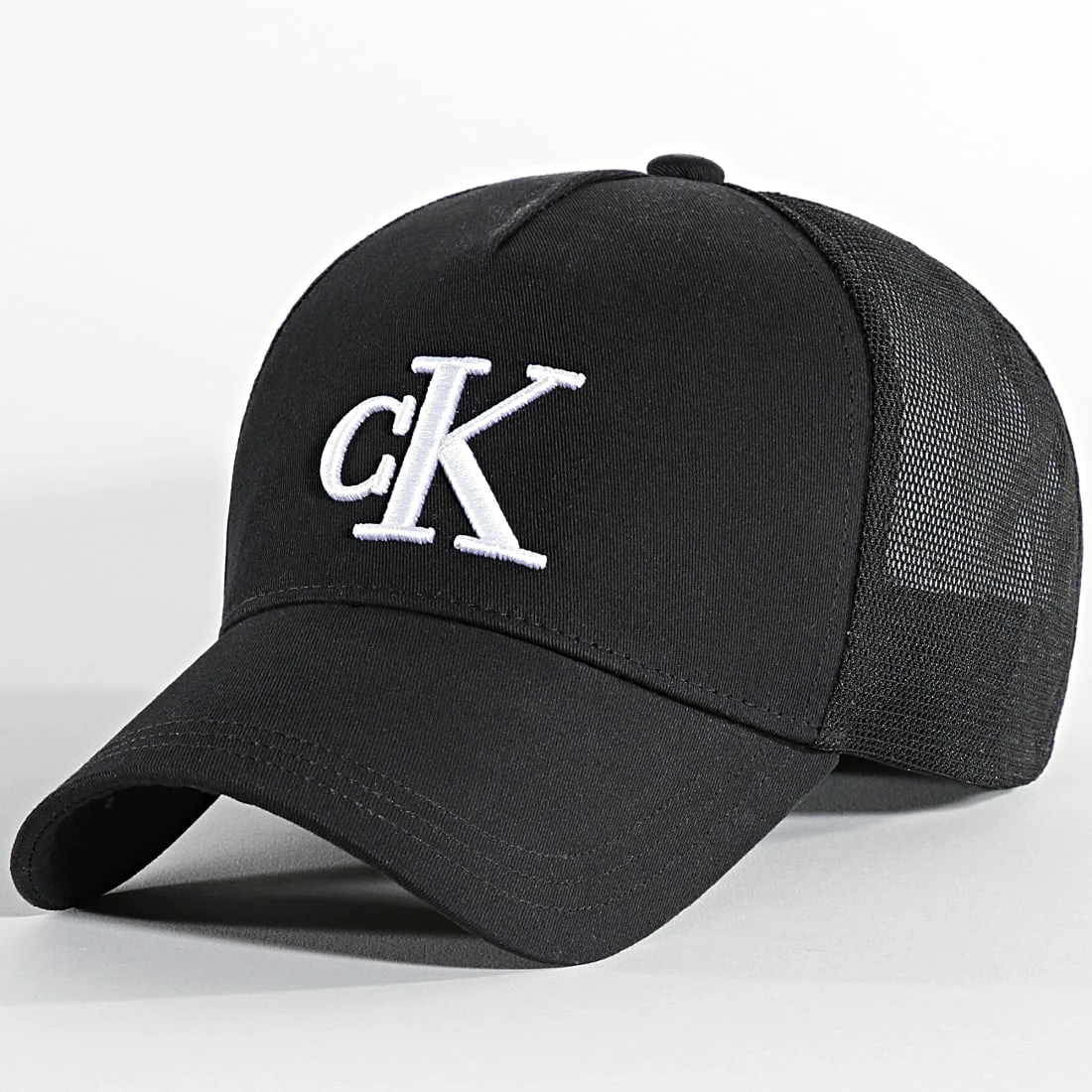 Meilleur prix 💯 Casquette Trucker Essential 9482 Noir de Calvin Klein 🔔 1 Meilleur prix 💯 Casquette Trucker Essential 9482 Noir de Calvin Klein 🔔
