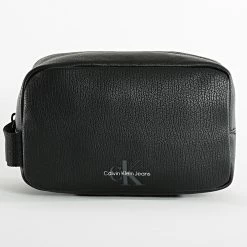 Offres 🧨 Trousse De Toilette Mono Textured 9501 Noir de Calvin Klein ✔️
