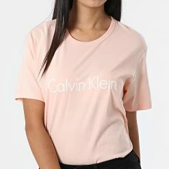 Bon marché 👏 Tee 👕 Shirt Femme QS6105E Corail de Calvin Klein 👏