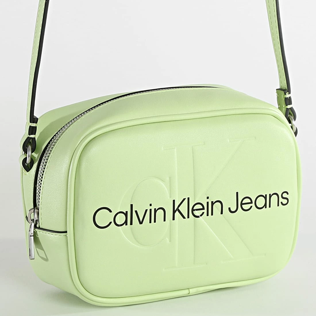 Top 10 ✨ Sac A Main Femme Sculpted Camera Bag 9776 Vert de Calvin Klein ⭐ 1 Top 10 ✨ Sac A Main Femme Sculpted Camera Bag 9776 Vert de Calvin Klein ⭐