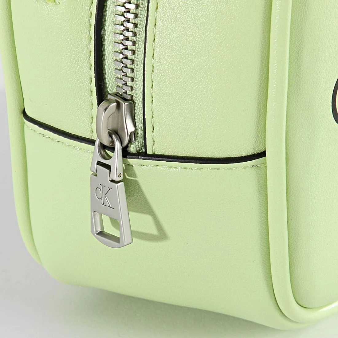 Top 10 ✨ Sac A Main Femme Sculpted Camera Bag 9776 Vert de Calvin Klein ⭐ 3 Top 10 ✨ Sac A Main Femme Sculpted Camera Bag 9776 Vert de Calvin Klein ⭐ – Image 3