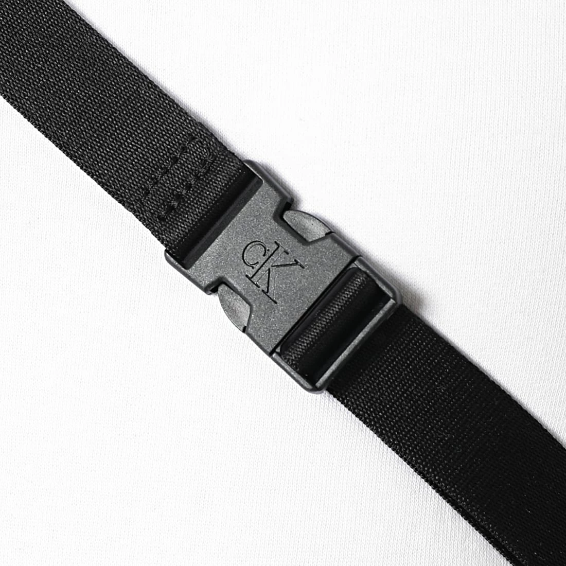 Coupon 💯 Sac Banane Sport Essentials 9352 Noir de Calvin Klein ✔️ 4 Coupon 💯 Sac Banane Sport Essentials 9352 Noir de Calvin Klein ✔️ – Image 4