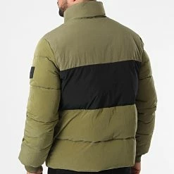 Acheter ⭐ Doudoune Colorblock Non Down 0928 Vert Kaki Noir de Calvin Klein 🔔 -France Calvin Klein Soldes 2024 calvin klein 323374 J30J320928 LB6 20220617T154748 04