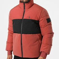 Nouveau 🤩 Doudoune Colorblock Non Down 0928 Rouge Brique Noir de Calvin Klein ❤️ 6 Nouveau 🤩 Doudoune Colorblock Non Down 0928 Rouge Brique Noir de Calvin Klein ❤️ -France Calvin Klein Soldes 2024 calvin klein 323375 J30J320928 XLN 20220617T154812 03