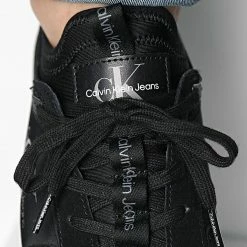 Le moins cher ✨ Baskets Runner Sock Lace Up 0553 Triple Black de Calvin Klein 🤩 6 Le moins cher ✨ Baskets Runner Sock Lace Up 0553 Triple Black de Calvin Klein 🤩 -France Calvin Klein Soldes 2024 calvin klein 323628 YM0YM00553 0GL 20220608T150801 03