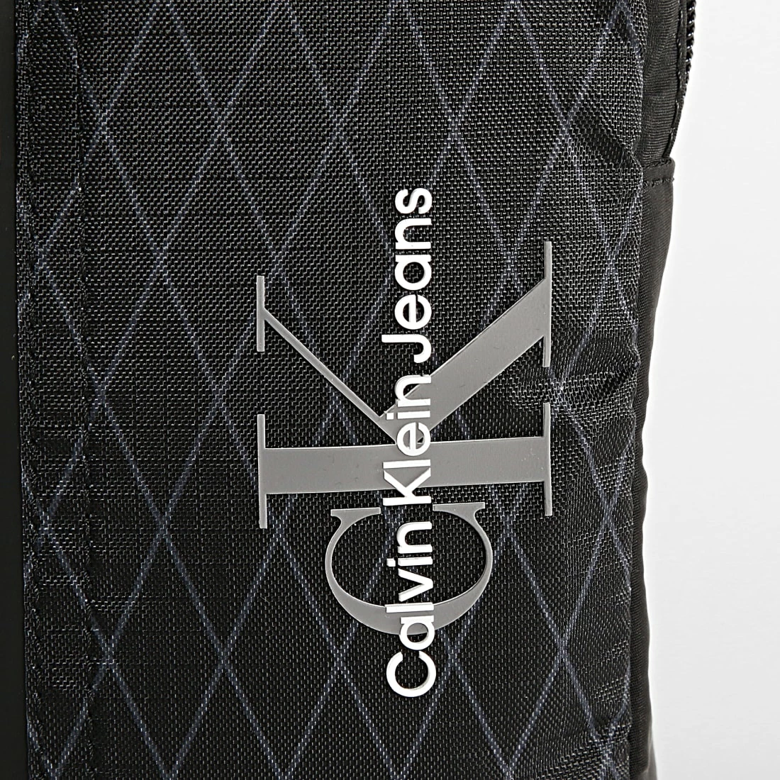 Grosses soldes 👏 Sacoche Tech Phone 9514 Noir de Calvin Klein ⭐ 2 Grosses soldes 👏 Sacoche Tech Phone 9514 Noir de Calvin Klein ⭐ – Image 2