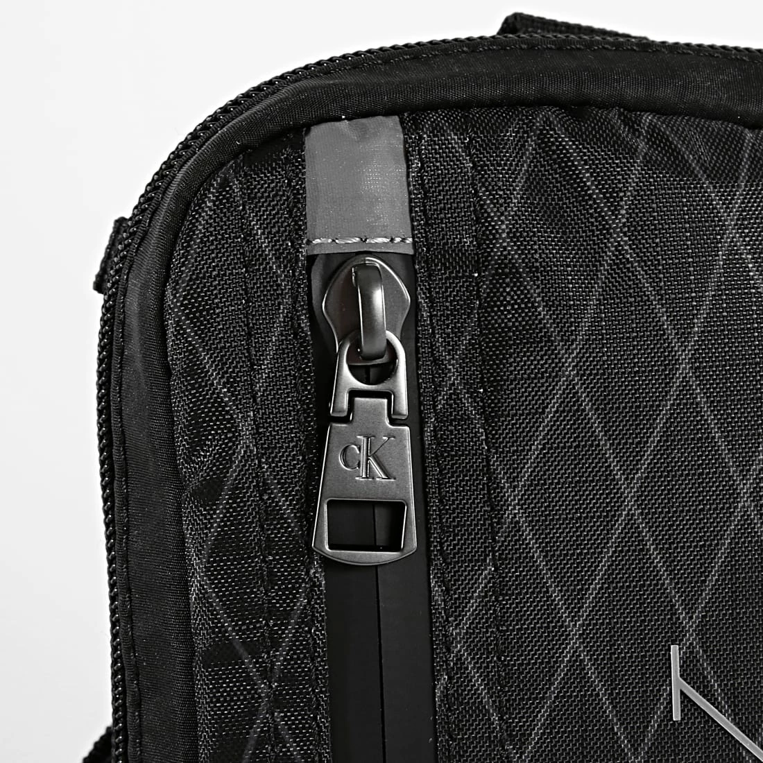 Grosses soldes 👏 Sacoche Tech Phone 9514 Noir de Calvin Klein ⭐ 3 Grosses soldes 👏 Sacoche Tech Phone 9514 Noir de Calvin Klein ⭐ – Image 3