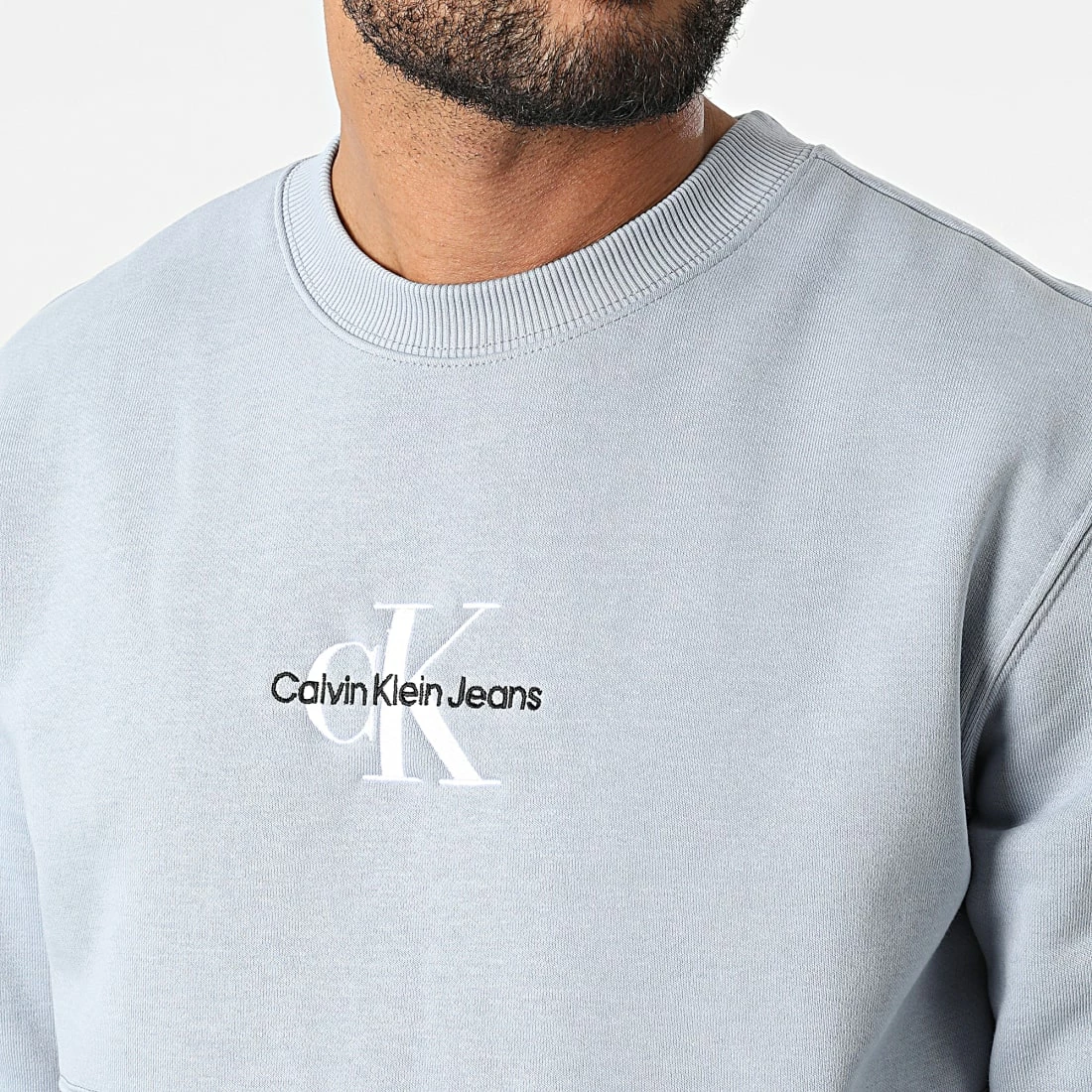 Le moins cher ⭐ Sweat Crewneck Monologo 0837 Bleu Ciel de Calvin Klein 🎉 2 Le moins cher ⭐ Sweat Crewneck Monologo 0837 Bleu Ciel de Calvin Klein 🎉 – Image 2