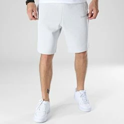 Le moins cher ❤️ Short Jogging GMS2S804 Gris Clair Réfléchissant de Calvin Klein 👏 6 Le moins cher ❤️ Short Jogging GMS2S804 Gris Clair Réfléchissant de Calvin Klein 👏 -France Calvin Klein Soldes 2024 calvin klein 324900 GMS2S804 7YV 20220701T155830 03