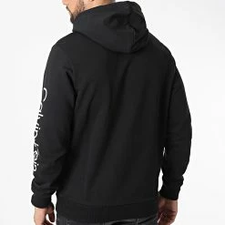 Meilleure affaire 💯 Sweat Capuche Sleeve Placement Logo 9696 Noir de Calvin Klein 😀 -France Calvin Klein Soldes 2024 calvin klein 324995 K10K109696 BEH 20220630T150901 04