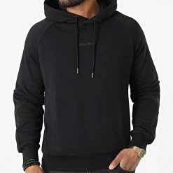 Le moins cher 🎁 Sweat Capuche A Bandes Elevated Logo 9711 Noir de Calvin Klein 🥰 -France Calvin Klein Soldes 2024 calvin klein 325003 K10K109711 BEH 20220624T145649 03