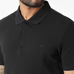 Promo 😀 Polo Manches Courtes A Bandes Elevated Logo 9558 Noir de Calvin Klein 🎁 5 Promo 😀 Polo Manches Courtes A Bandes Elevated Logo 9558 Noir de Calvin Klein 🎁 -France Calvin Klein Soldes 2024 calvin klein 325020 K10K109558 BEH 20220630T150835 02