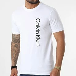 Remise ❤️ Tee 👚 Shirt Off Placement Logo 9738 de Calvin Klein 😍