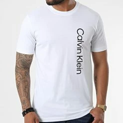 Remise ❤️ Tee 👚 Shirt Off Placement Logo 9738 de Calvin Klein 😍 -France Calvin Klein Soldes 2024 calvin klein 325038 K10K109738 YAF 20220630T150423 03