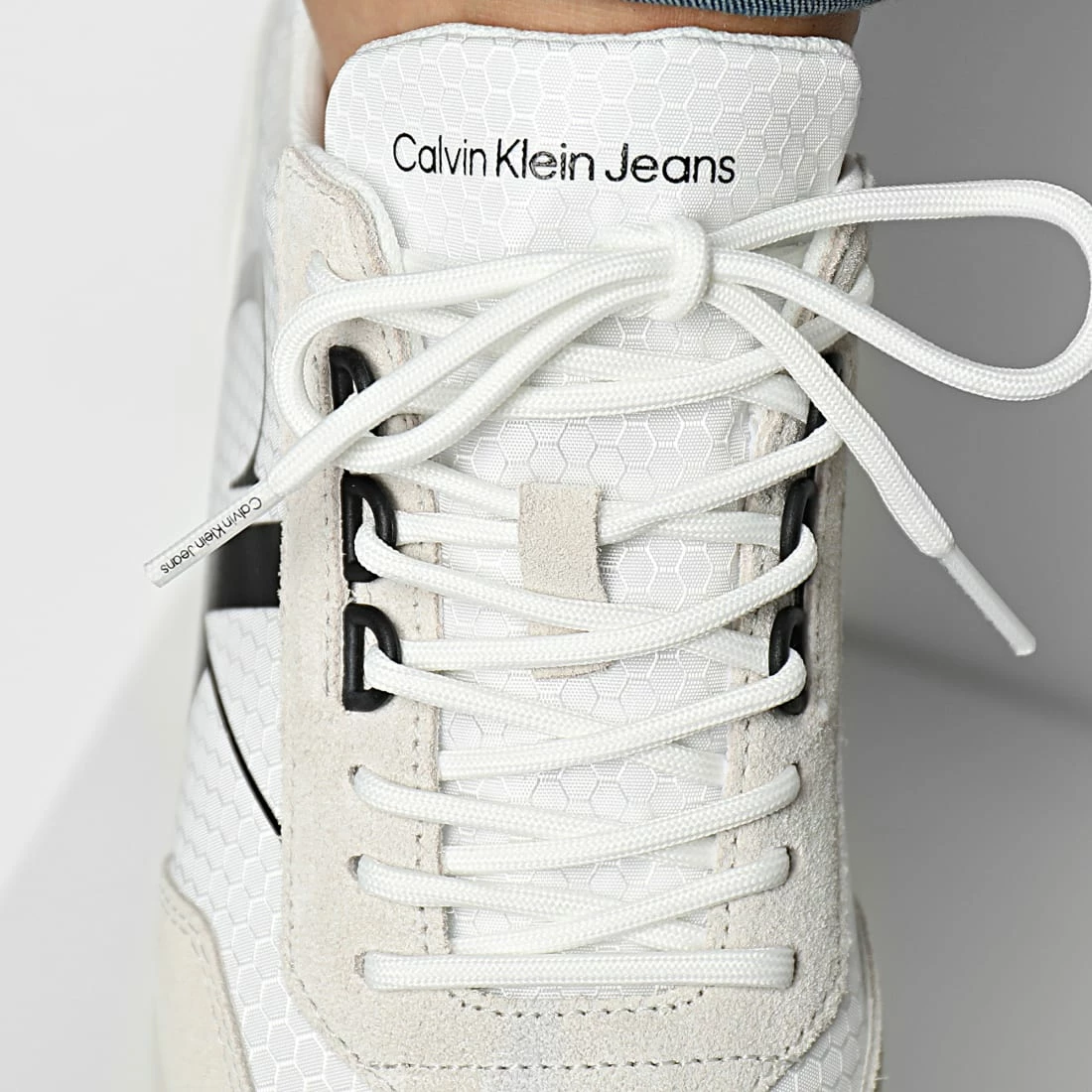 Acheter 🌟 Baskets New Retro Runner 0417 Bright White de Calvin Klein 🌟 3 Acheter 🌟 Baskets New Retro Runner 0417 Bright White de Calvin Klein 🌟 – Image 3