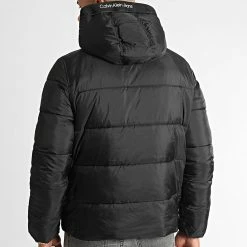 Nouveau 🌟 Doudoune Capuche Logo Tape Padded 0922 Noir de Calvin Klein 🌟 -France Calvin Klein Soldes 2024 calvin klein 327434 J30J320922 BEH 20220726T160550 05