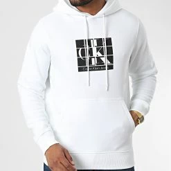 Budget ⌛ Sweat Capuche Scattered Urban Graphic 0846 Blanc de Calvin Klein 🧨 -France Calvin Klein Soldes 2024 calvin klein 328145 J30J320846 YAF 20220715T163832 03