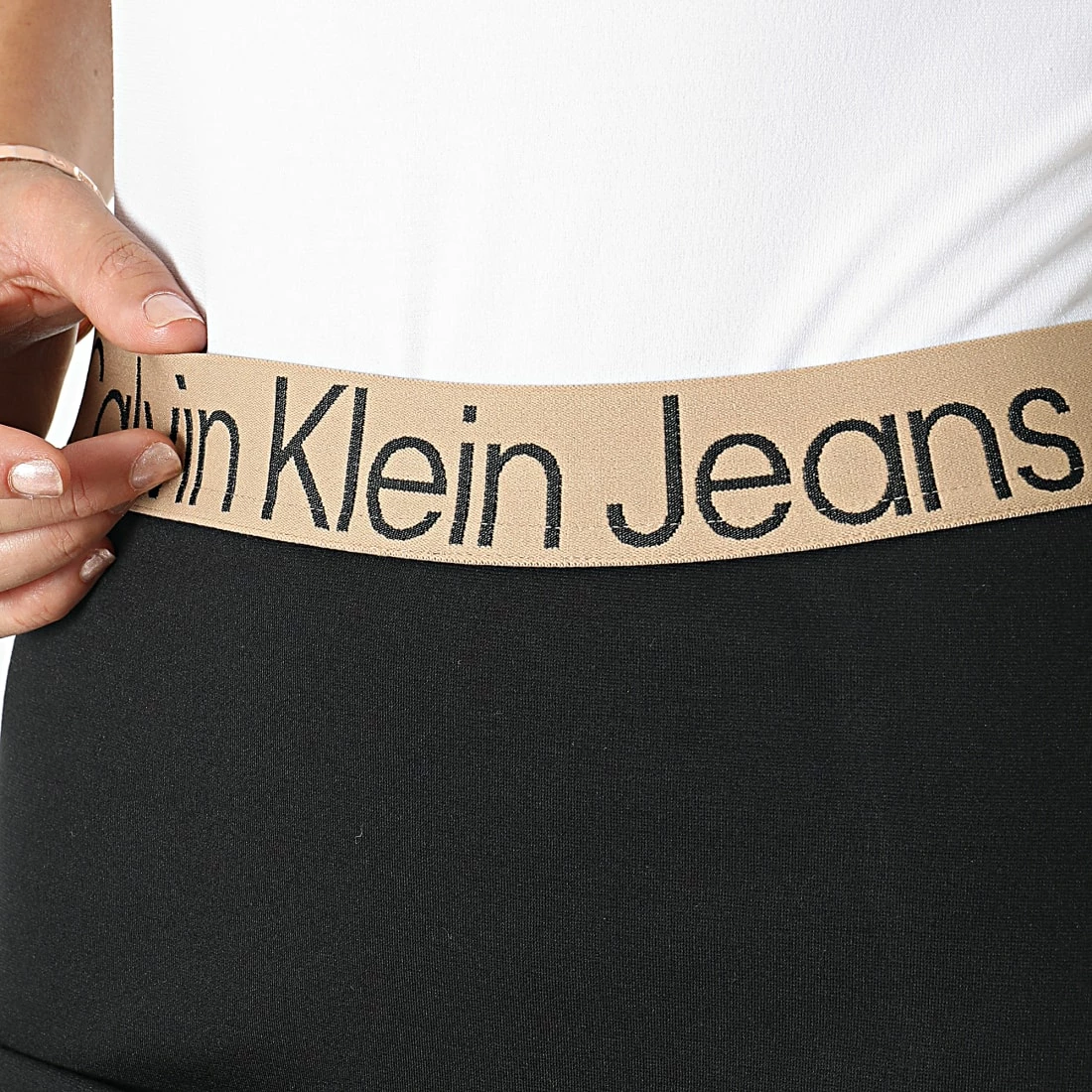 Top 10 ✔️ Jupe Femme 9882 Noir de Calvin Klein 🌟 2 Top 10 ✔️ Jupe Femme 9882 Noir de Calvin Klein 🌟 – Image 2