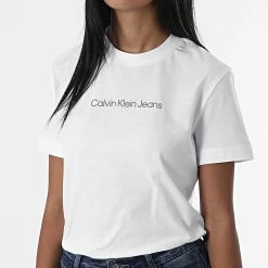 Vente flash 🥰 Tee 👕 Shirt Femme Shrunken Institutional 9918 Blanc de Calvin Klein 🔥 -France Calvin Klein Soldes 2024 calvin klein 328308 J20J219918 0K5 20220802T160929 03