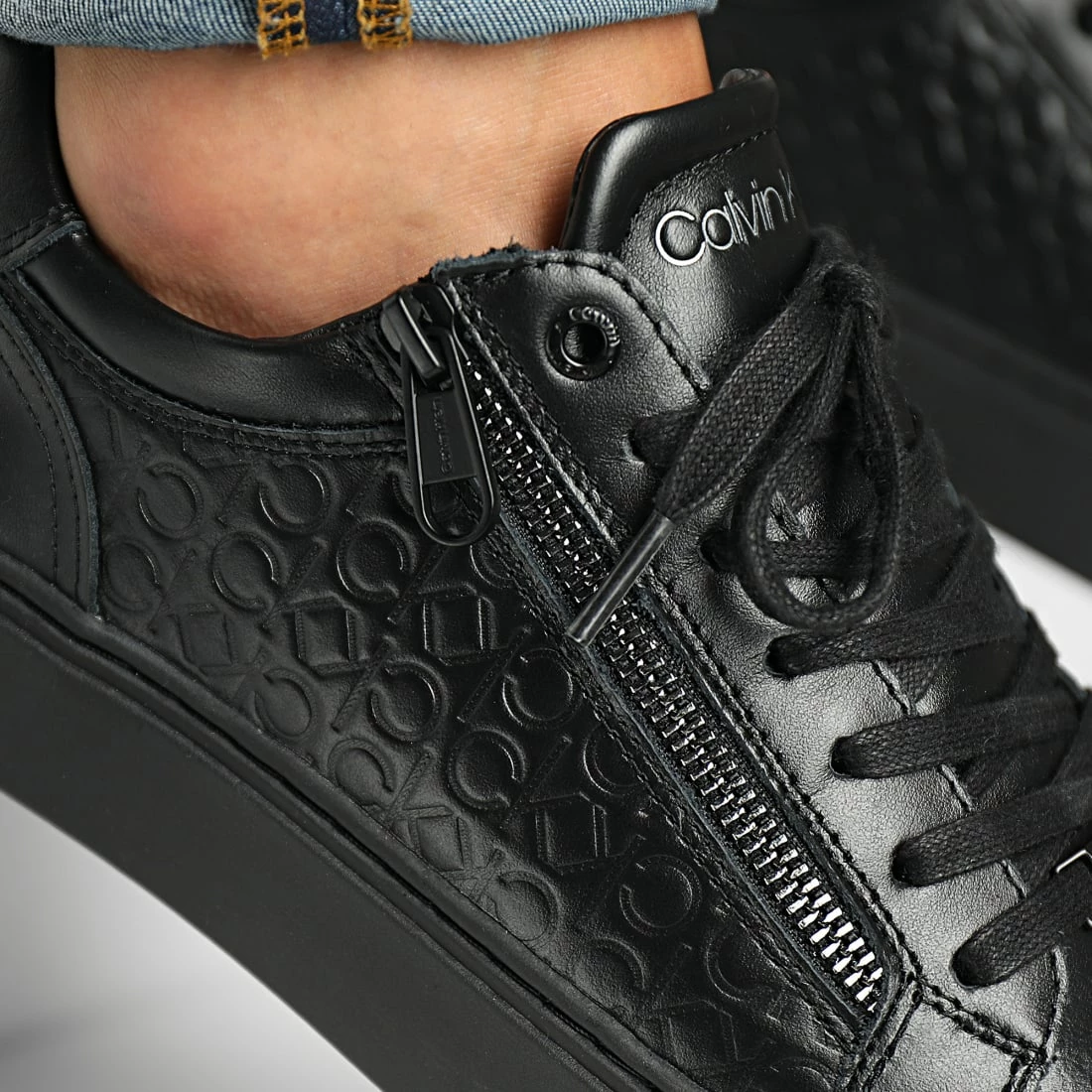 Meilleure vente 👍 Baskets Low Top Lace Up 0282 Black Mono de Calvin Klein 🛒 2 Meilleure vente 👍 Baskets Low Top Lace Up 0282 Black Mono de Calvin Klein 🛒 – Image 2