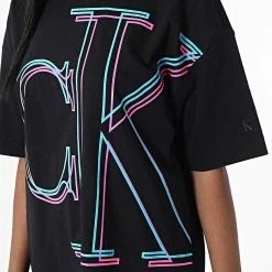 Tout neuf 🔥 Tee 👕 Shirt Femme Ample Illuminated 9073 Noir de Calvin Klein 💯 -France Calvin Klein Soldes 2024 calvin klein 328709 J20J219073 BEH 20220802T160541 02