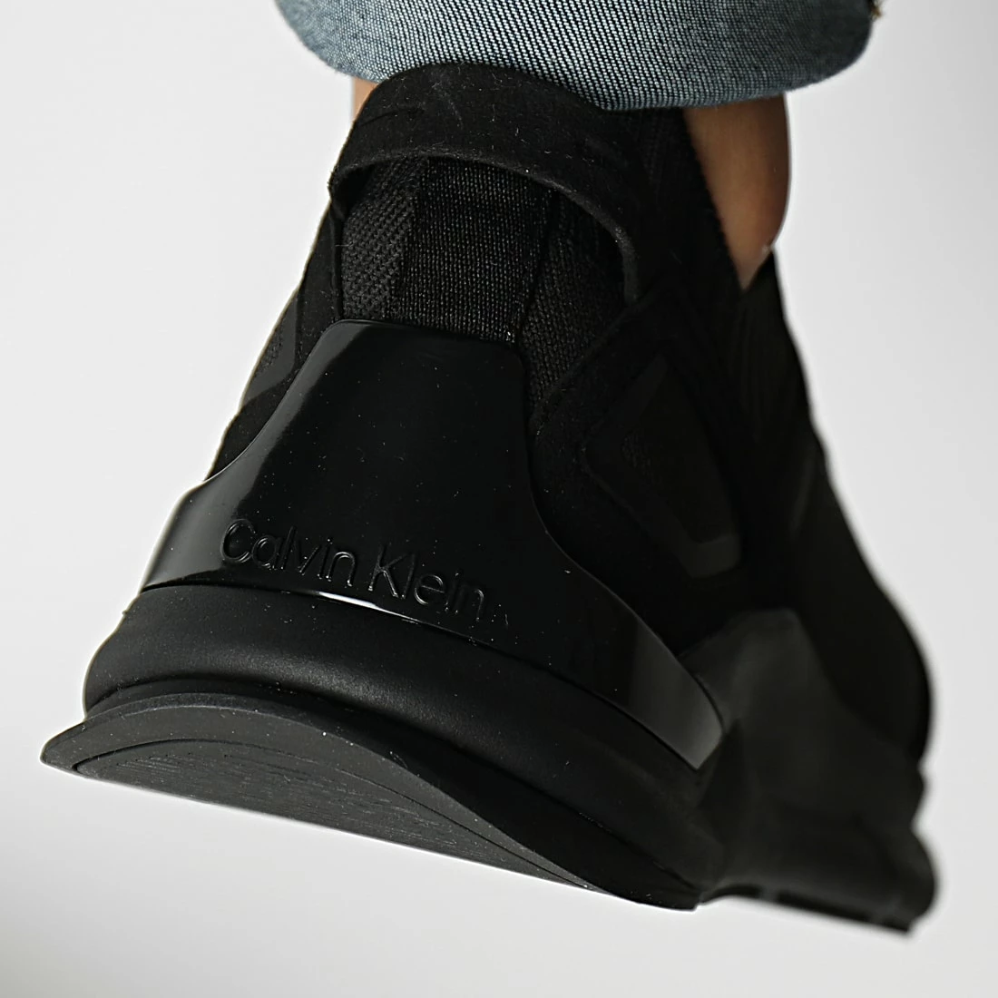 Coupon 🥰 Baskets Low Top Lace Up Leather 0616 Triple Black de Calvin Klein 🥰 4 Coupon 🥰 Baskets Low Top Lace Up Leather 0616 Triple Black de Calvin Klein 🥰 – Image 4