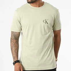 Acheter ✨ Tee 👕 Shirt High Shine CK 0880 Vert Kaki Clair de Calvin Klein 🌟 -France Calvin Klein Soldes 2024 calvin klein 329282 J30J320880 RB8 20220726T110026 03