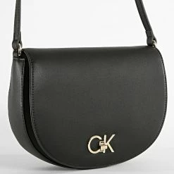 Remise 🔔 Sac A Main Femme Re-Lock Saddle Bag 9871 Noir de Calvin Klein 🔔