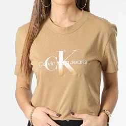 De gros 🤩 Tee 👕 Shirt Femme Gradient Monologo 9797 Marron de Calvin Klein ❤️ -France Calvin Klein Soldes 2024 calvin klein 329876 J20J219797 GV7 20221118T161142 03