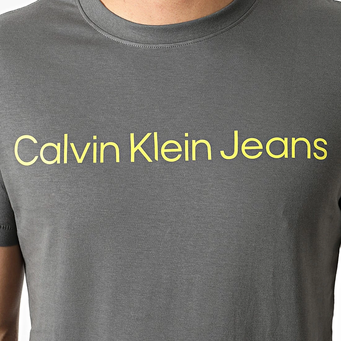 Bon marché 💯 Tee 👚 Shirt 2344 Gris Anthracite de Calvin Klein 🥰 2 Bon marché 💯 Tee 👚 Shirt 2344 Gris Anthracite de Calvin Klein 🥰 – Image 2